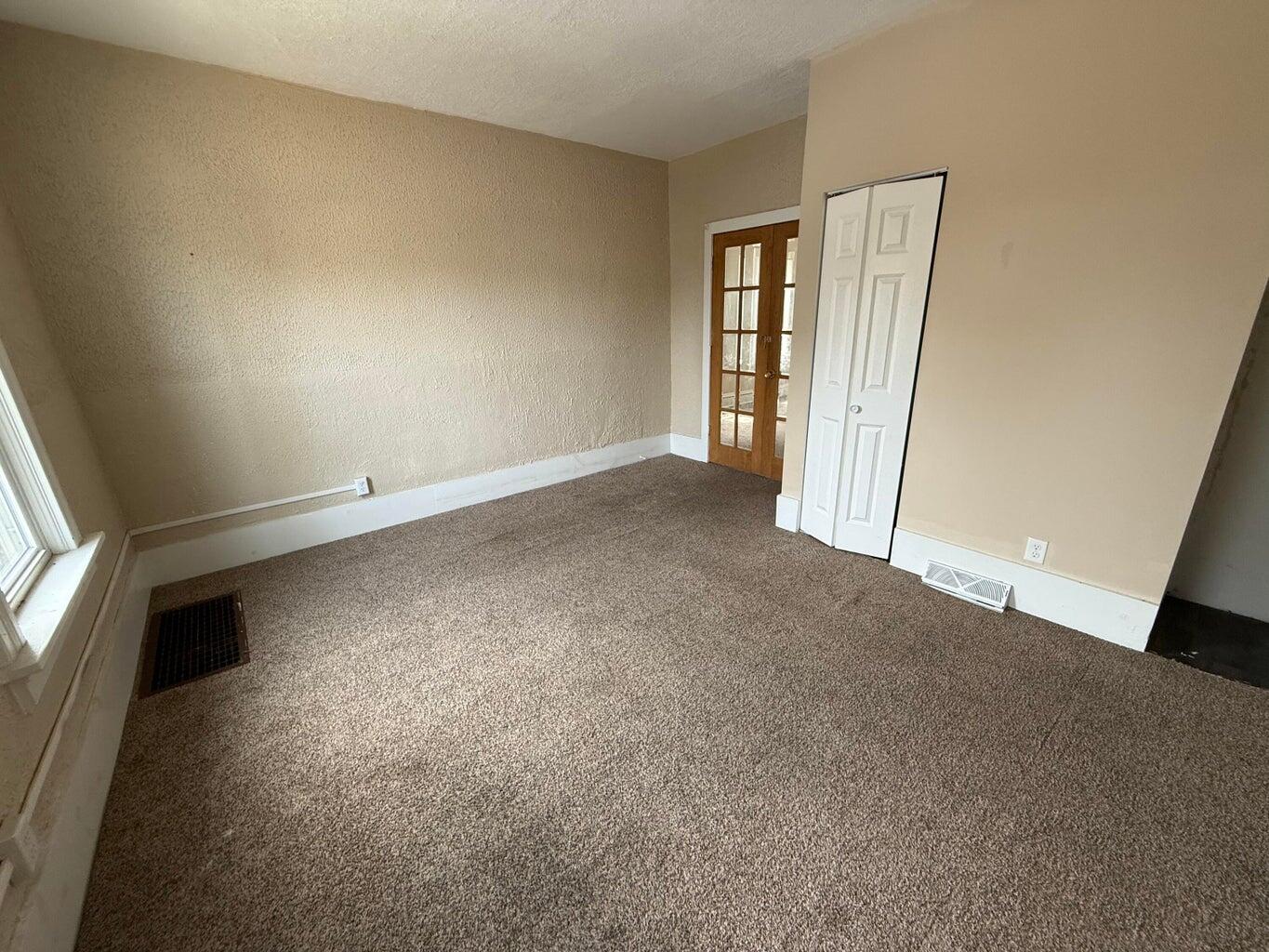 1842 Lasalle Street Racine, WI 53402 - Photo 6 of 16 20250429201508638672000000-o