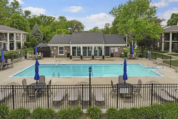 $247,000 | 118 Evelyn Lane, Unit H, Lake Geneva, WI 53147