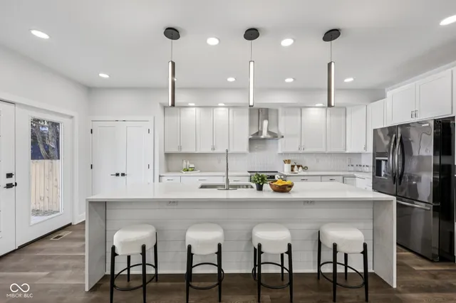 $519,000 | 220 Eastern Avenue, Indianapolis, IN 46201