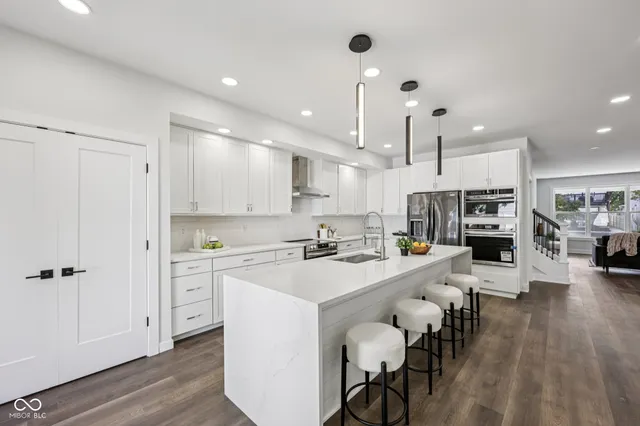 $519,000 | 220 Eastern Avenue, Indianapolis, IN 46201