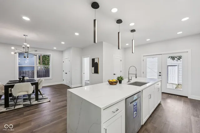 $519,000 | 220 Eastern Avenue, Indianapolis, IN 46201