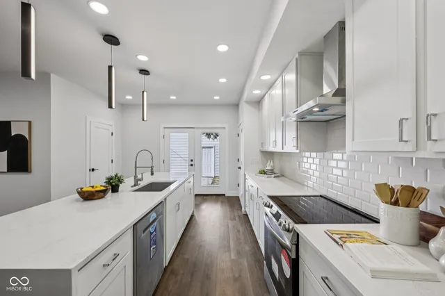 $519,000 | 220 Eastern Avenue, Indianapolis, IN 46201