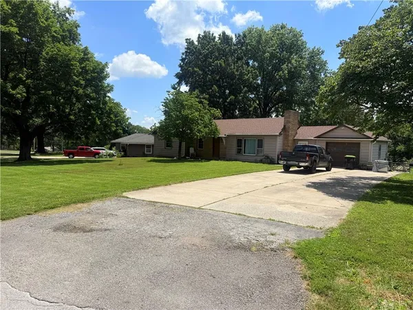 $240,000 | 1723 Berry Road, Independence, MO 64057