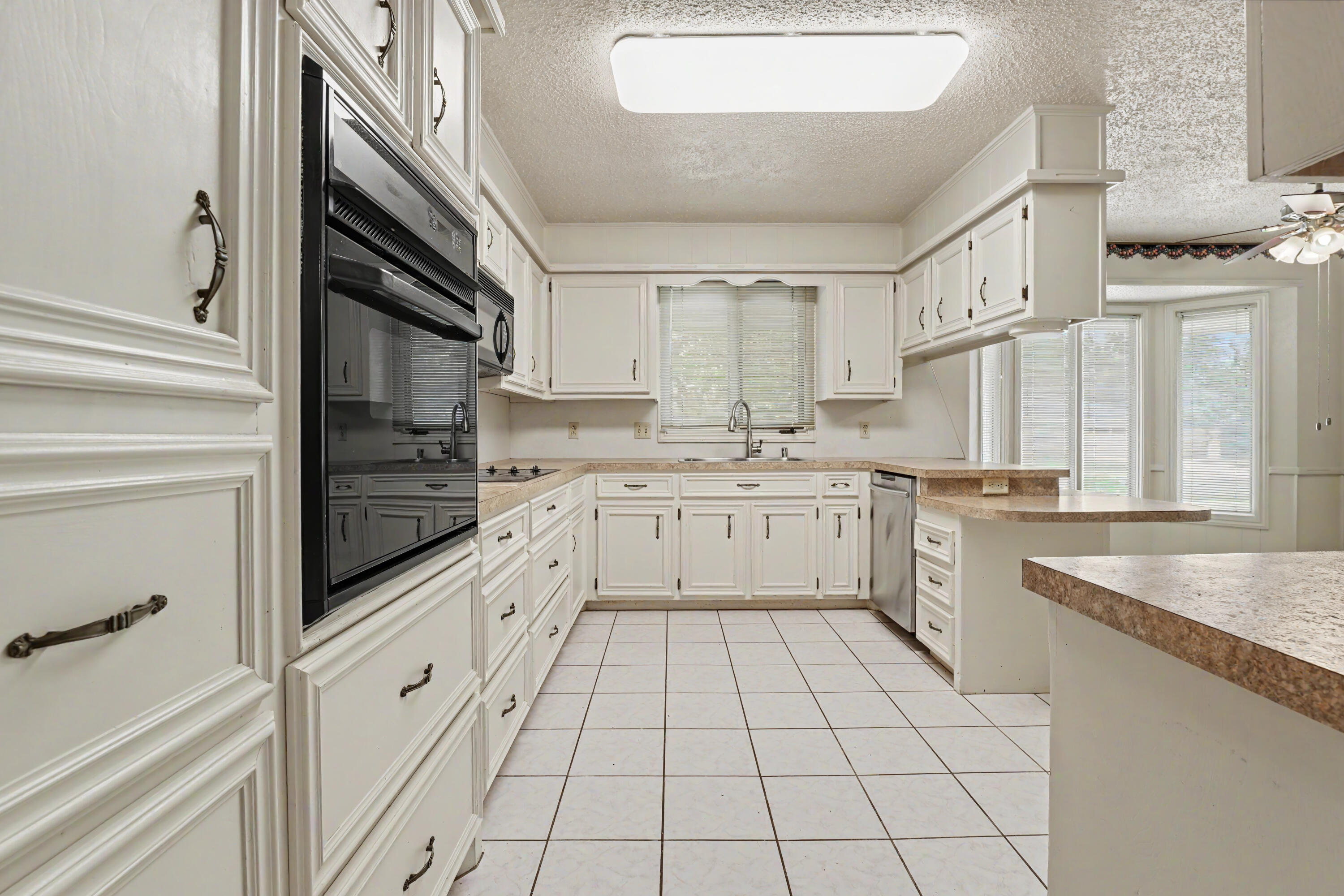 5213 86th Street Lubbock, TX 79424 - Photo 8 of 27 IMG_4083