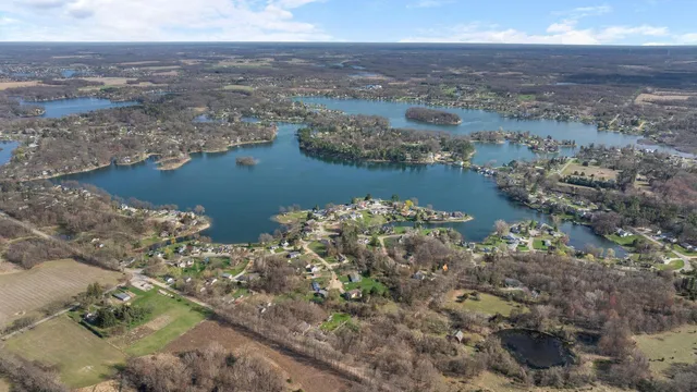 $219,900 | 14750 Hilltop Drive, Cement City, MI 49233