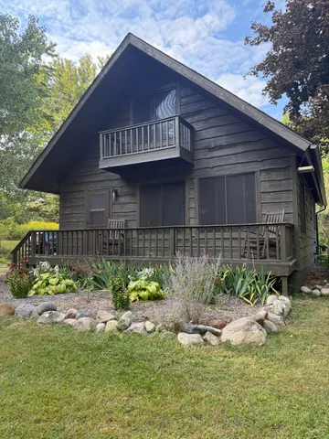 $219,900 | 14750 Hilltop Drive, Cement City, MI 49233