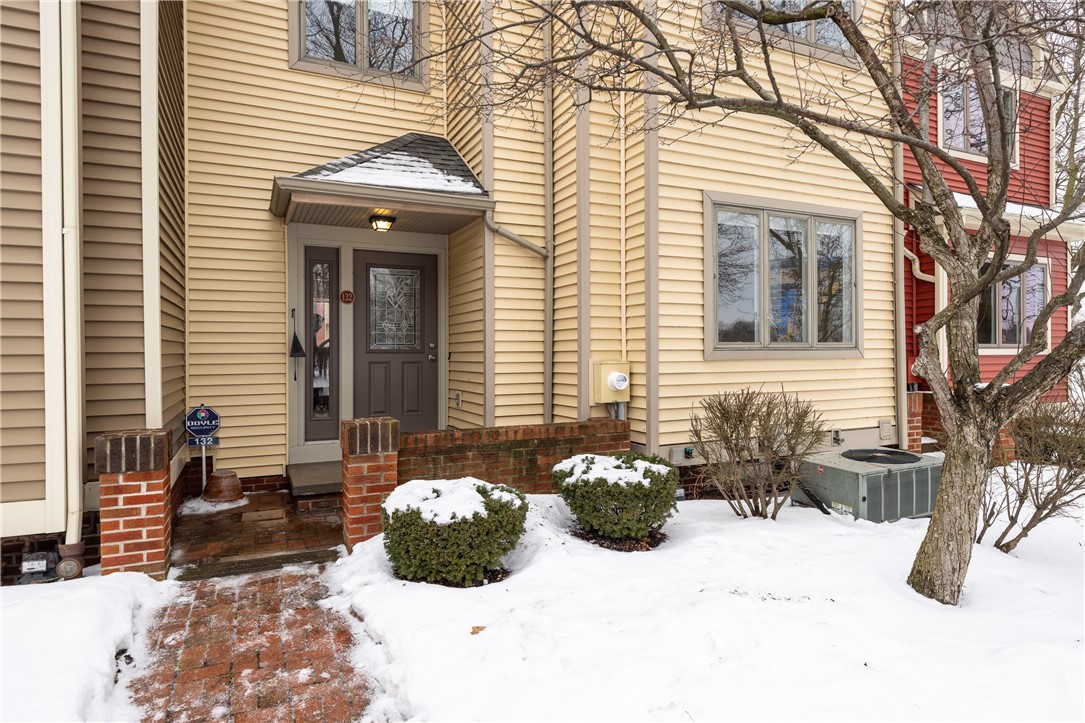 132 Cornhill Place Rochester, NY 14608 - Photo 3 of 40