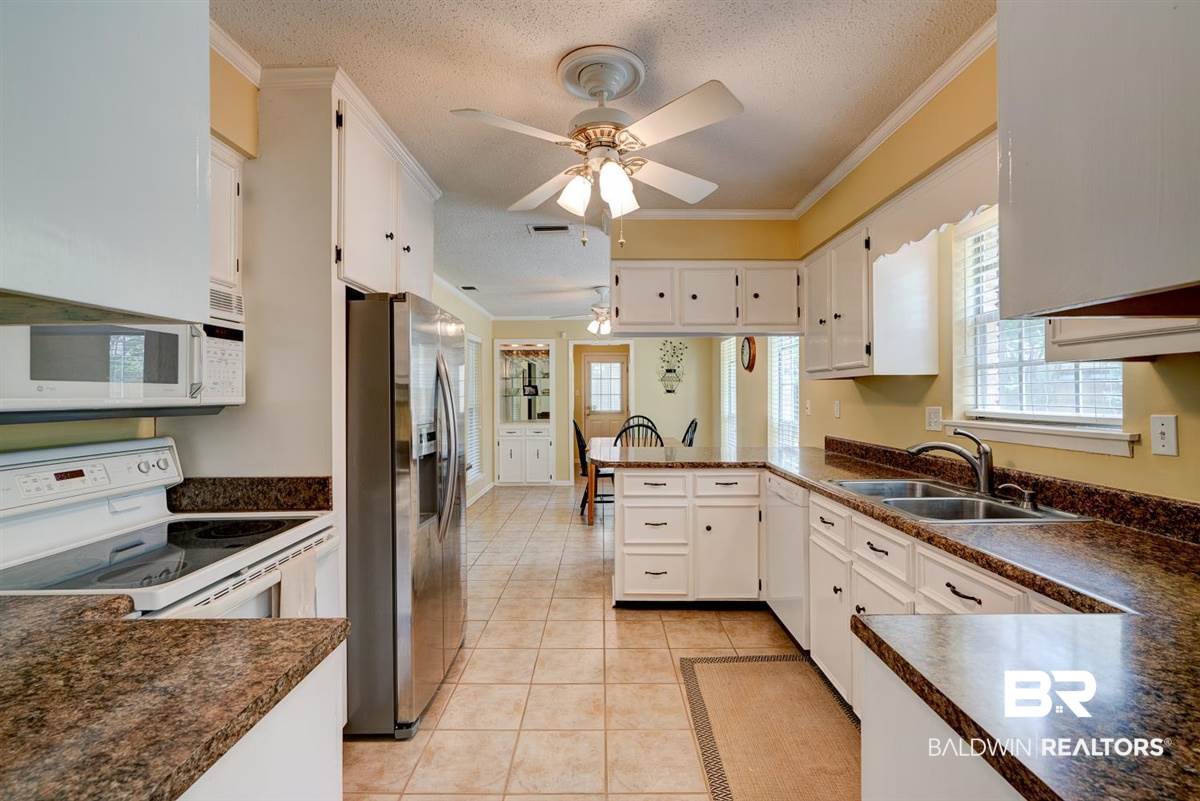 817 Bernard Circle Mobile, AL 36693 - Photo 11 of 38