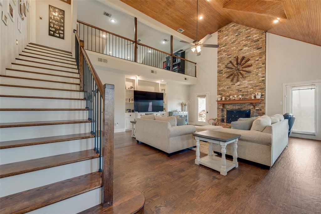 669 VZ County Road Canton, TX 75103 - Photo 8 of 40 Recent remodel of stairs and railing.