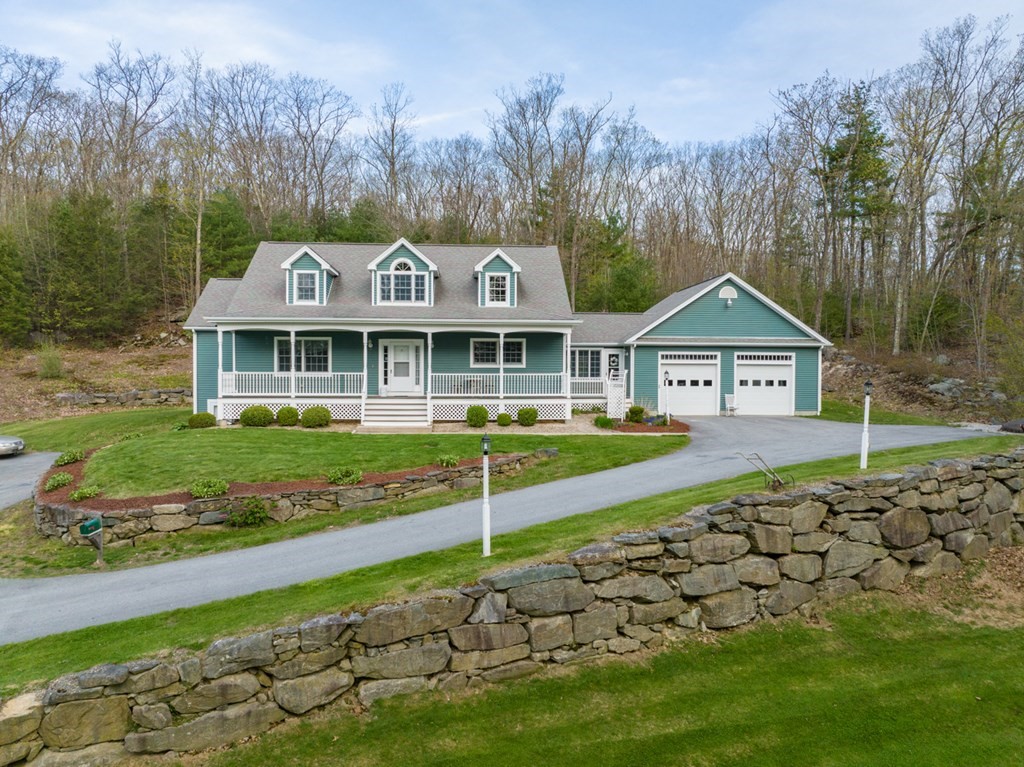 54 Davis Road Millbury, MA 01527 - Photo 2 of 37 Gallery Image 2