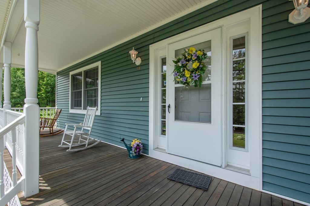 54 Davis Road Millbury, MA 01527 - Photo 9 of 37 Gallery Image 9