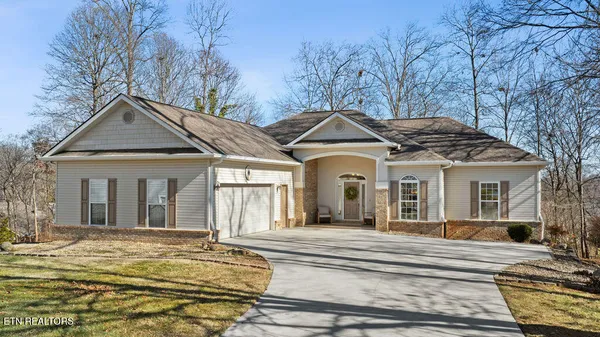 $598,900 | 227 Saligugi Circle, Loudon, TN 37774