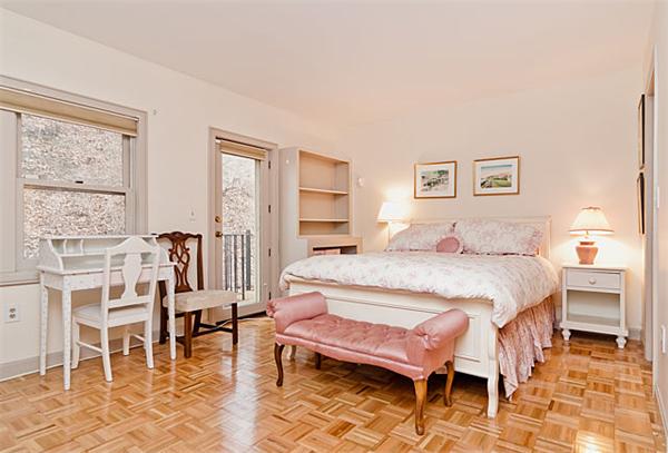 87 Glen Road, Unit 12 Brookline, MA 02445 - Photo 10 of 14 Gallery Image 10