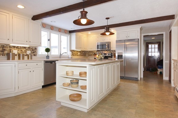 15 Olde Coach Road Westborough, MA 01581 - Photo 4 of 30 Gallery Image 4