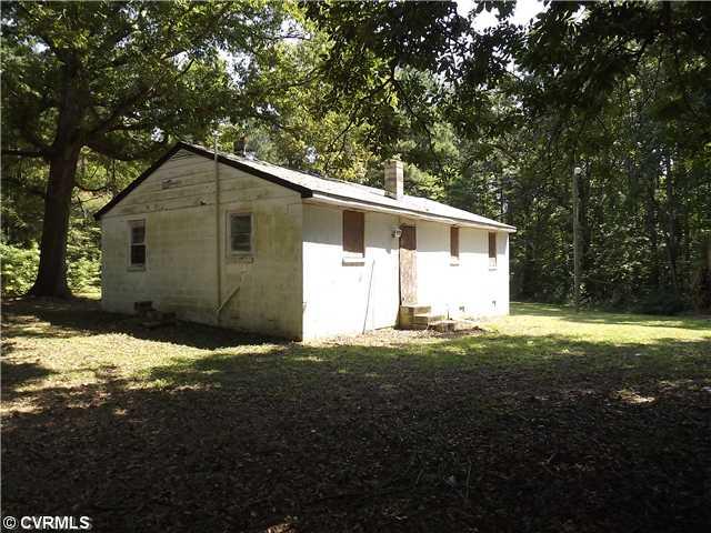 11617 Quaker Road Dinwiddie, VA 23841 - Photo 3 of 19 Exterior Back