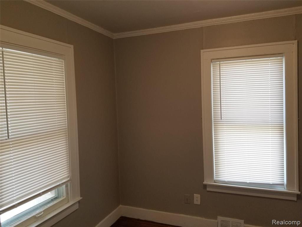7547 Stephens Center Line, MI 48015 - Photo 9 of 10 Gallery Image 9