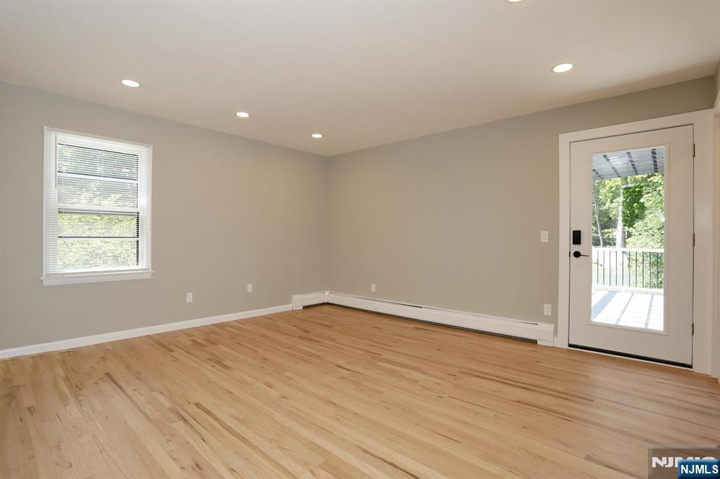 415 Goffle Road Wyckoff, NJ 07481 - Photo 15 of 25