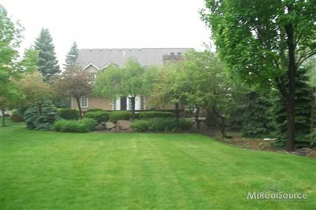 41280 Utica Road Sterling Heights, MI 48313 - Photo 12 of 29 31150085-11.JPG