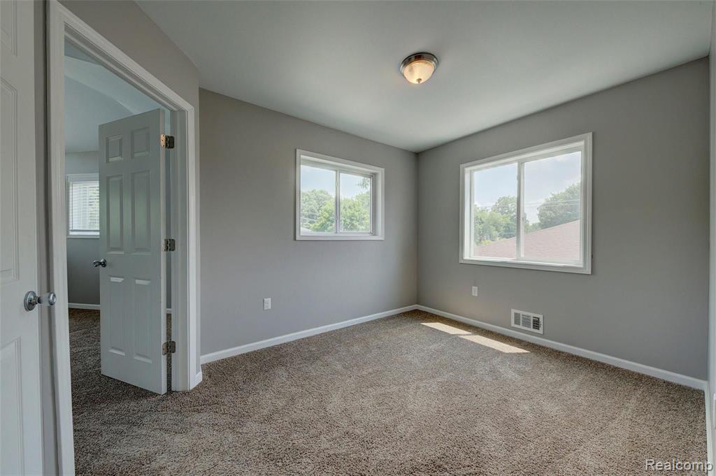 503 East Clinton Street Howell, MI 48843 - Photo 30 of 58