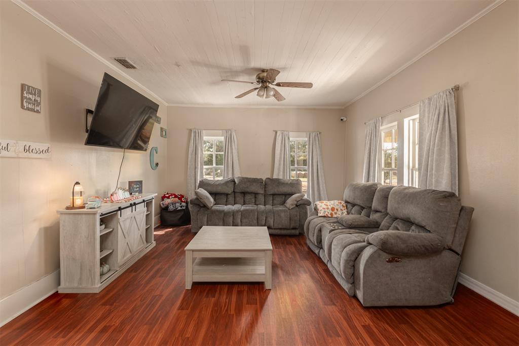 2073 Blackburn Road Diana, TX 75640 - Photo 8 of 17 Gallery Image 8