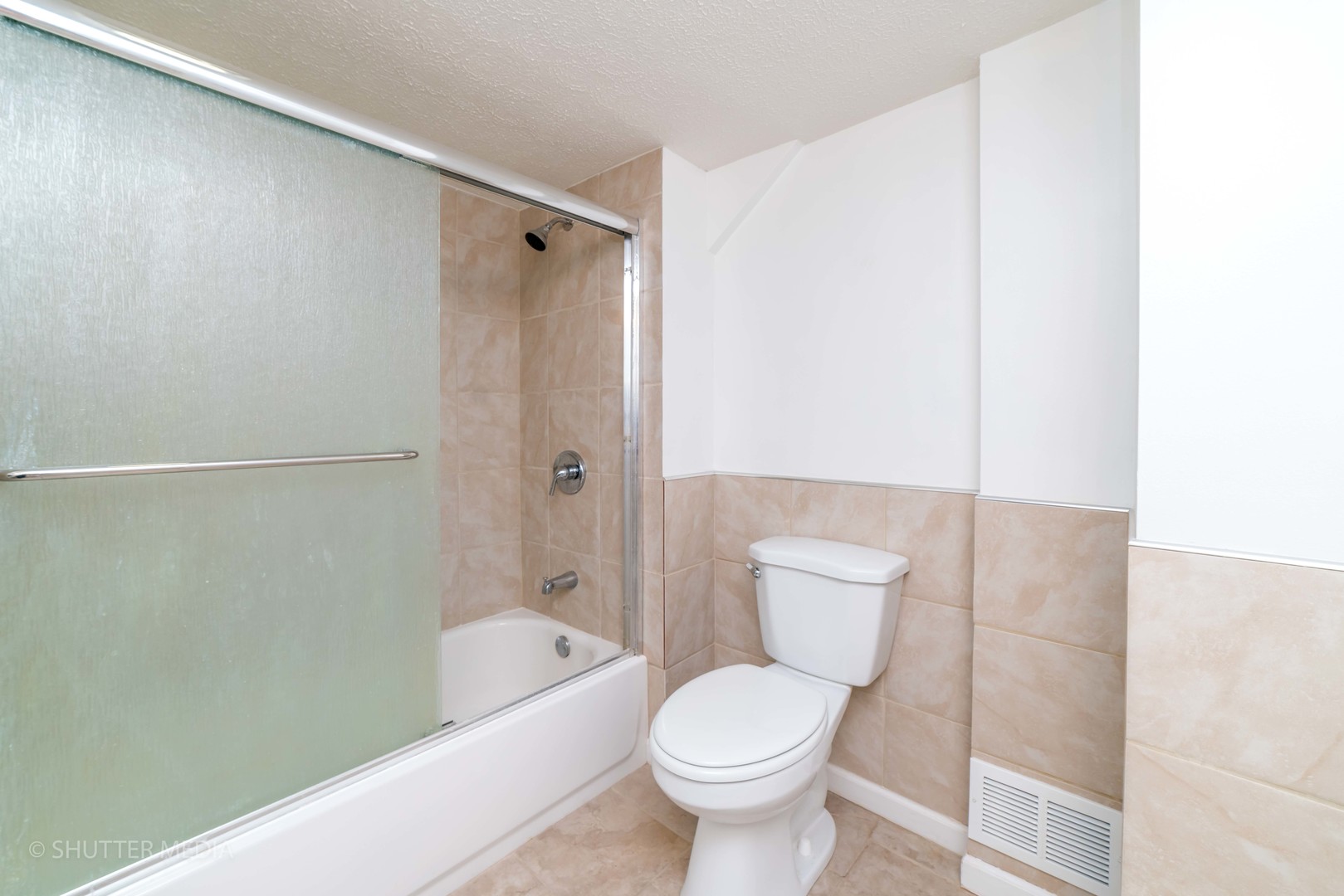 404 Charles Street Sycamore, IL 60178 - Photo 15 of 29