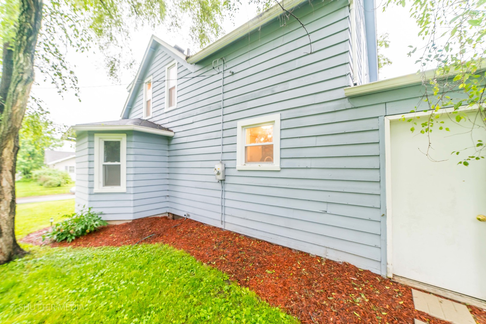 404 Charles Street Sycamore, IL 60178 - Photo 4 of 29