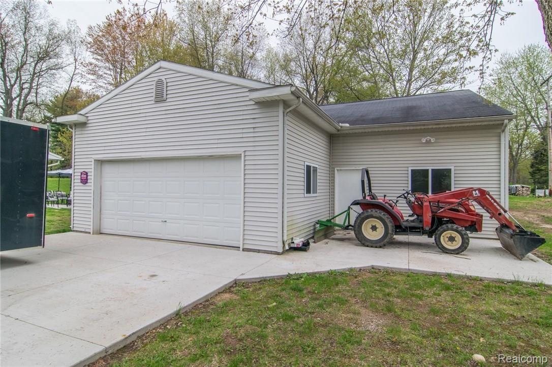 8075 Reese Road Clarkston, MI 48348 - Photo 48 of 50 reesegarage1.jpg
