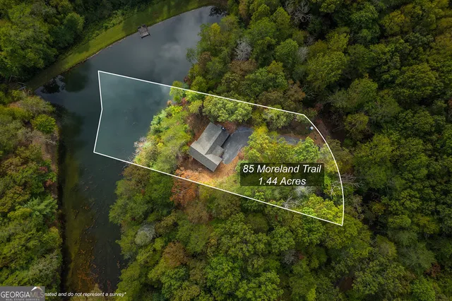 a view of a tennis court