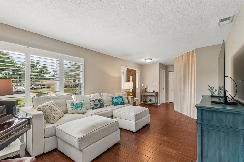 9548 123rd Way Seminole, FL 33772 - Photo 6 of 63