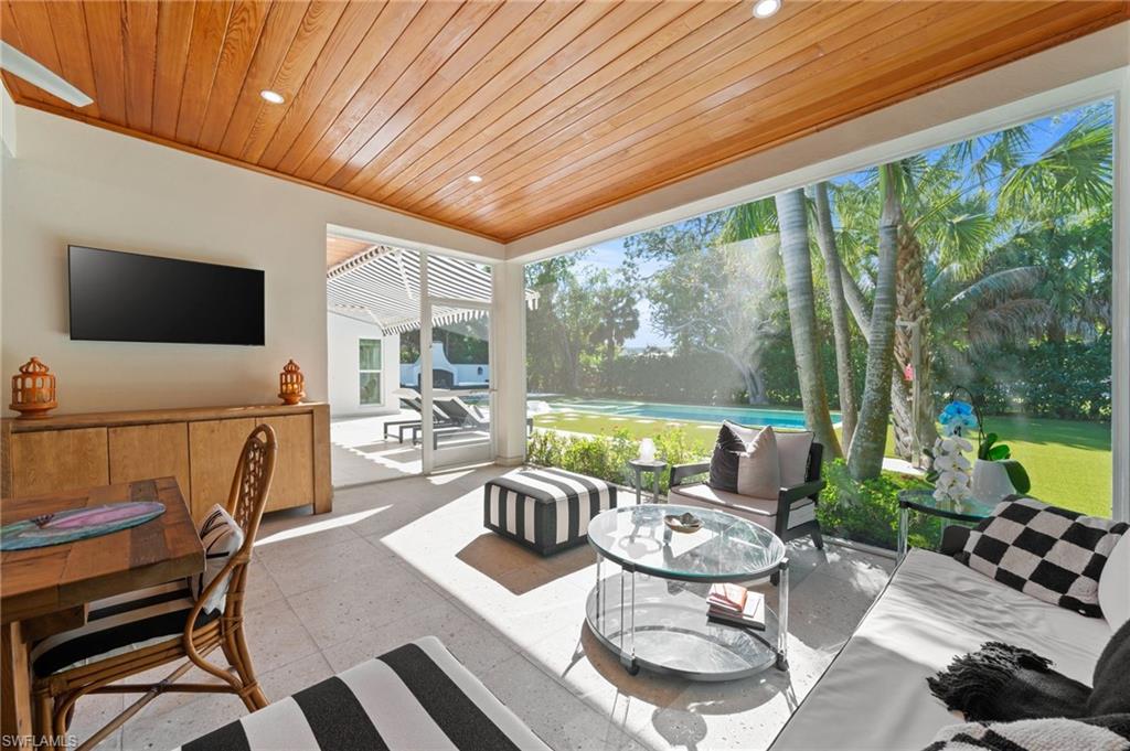 1949 Alamanda Drive Naples, FL 34102 - Photo 21 of 47
