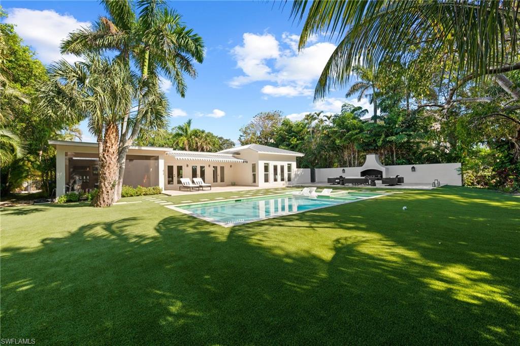 1949 Alamanda Drive Naples, FL 34102 - Photo 22 of 47