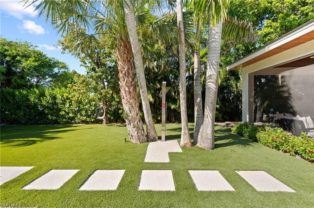 1949 Alamanda Drive Naples, FL 34102 - Photo 25 of 47