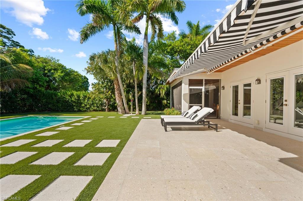 1949 Alamanda Drive Naples, FL 34102 - Photo 27 of 47