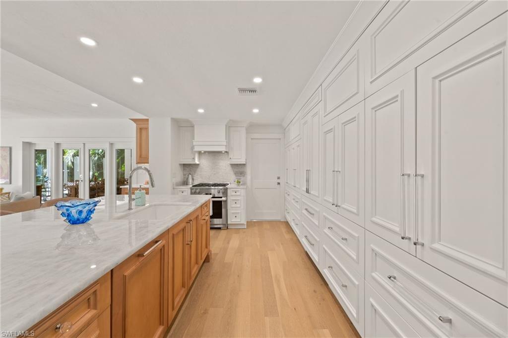 1949 Alamanda Drive Naples, FL 34102 - Photo 10 of 47