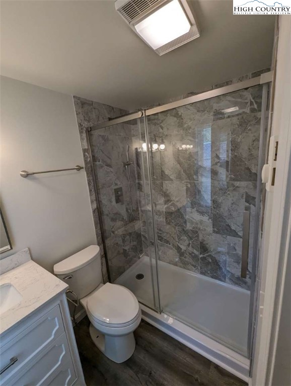 25 Meadow Loop Newland, NC 28657 - Photo 32 of 35 a bathroom with a toilet and a shower