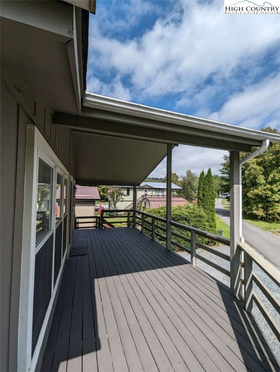 25 Meadow Loop Newland, NC 28657 - Photo 4 of 35