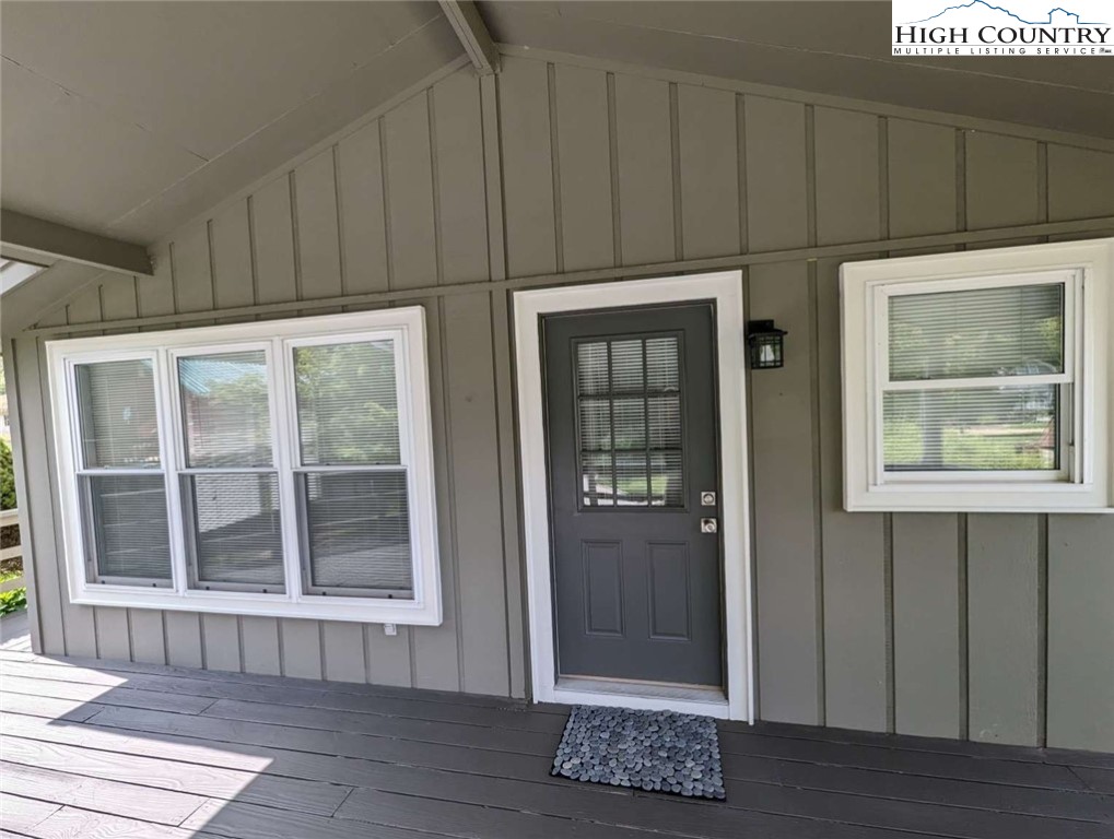 25 Meadow Loop Newland, NC 28657 - Photo 6 of 35 a view of an entryway door