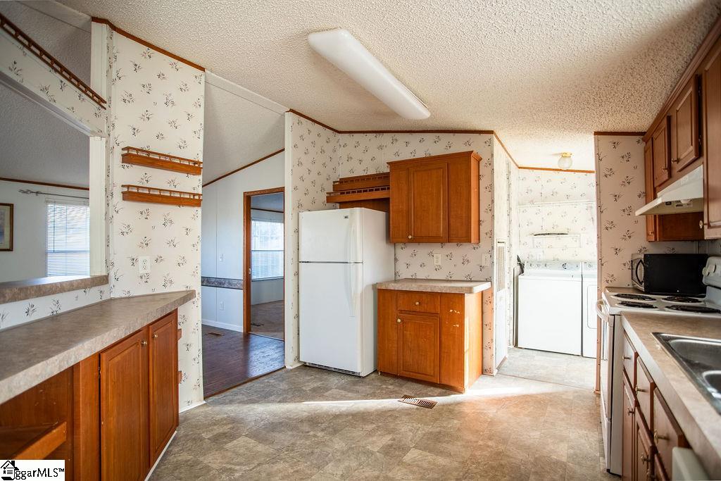 511 Valleybrook Lane Greer, SC 29651 - Photo 14 of 33 Gallery Image 14