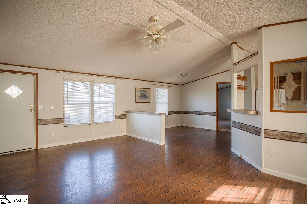 511 Valleybrook Lane Greer, SC 29651 - Photo 5 of 33 Gallery Image 5