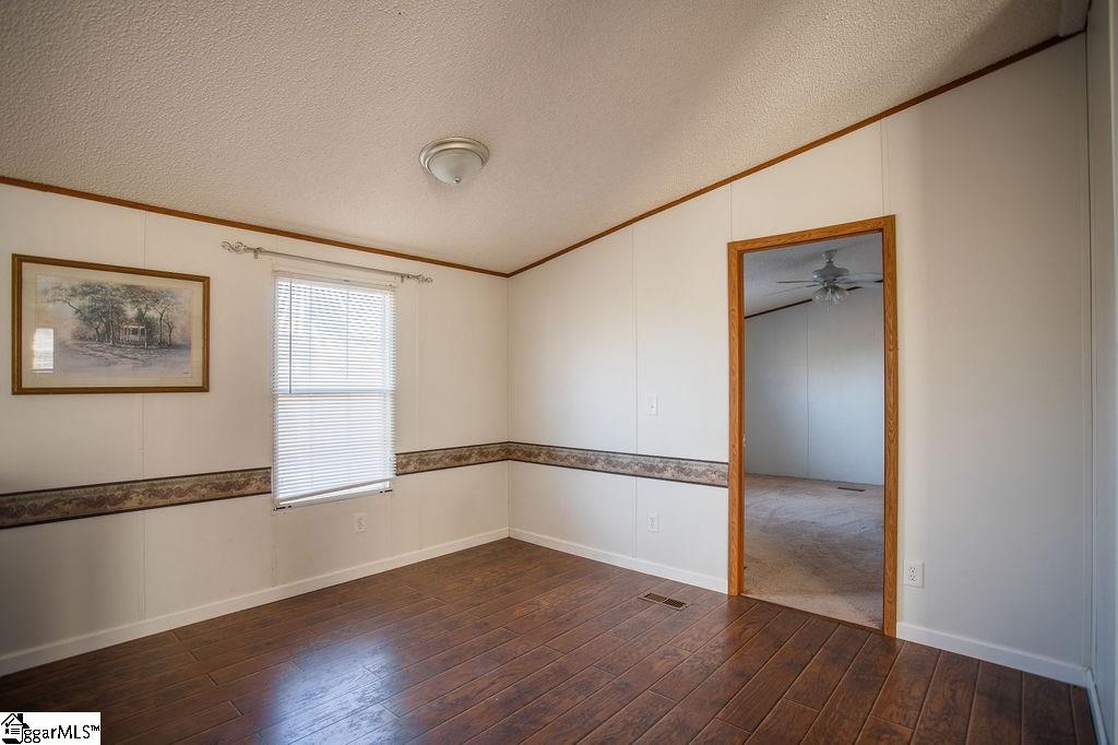 511 Valleybrook Lane Greer, SC 29651 - Photo 7 of 33 Gallery Image 7