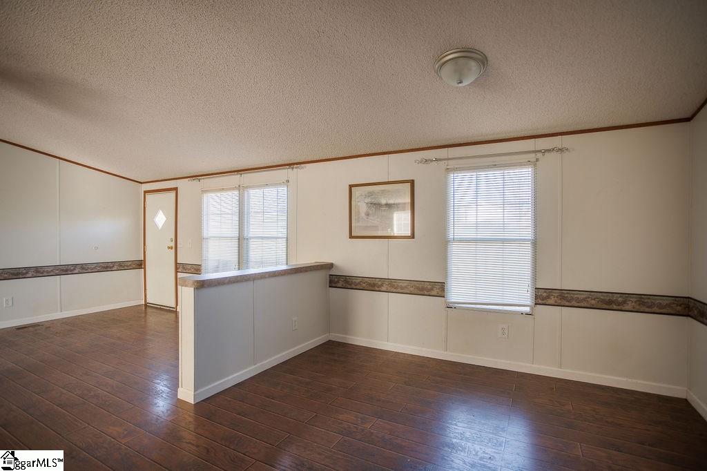 511 Valleybrook Lane Greer, SC 29651 - Photo 9 of 33 Gallery Image 9