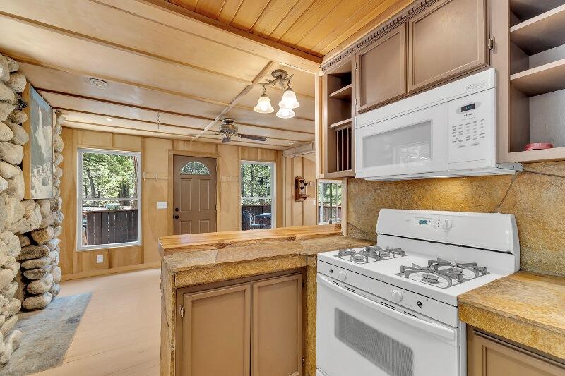 27240 Saunders Meadow Road Idyllwild, CA 92549 - Photo 26 of 51 a view of washer and dryer