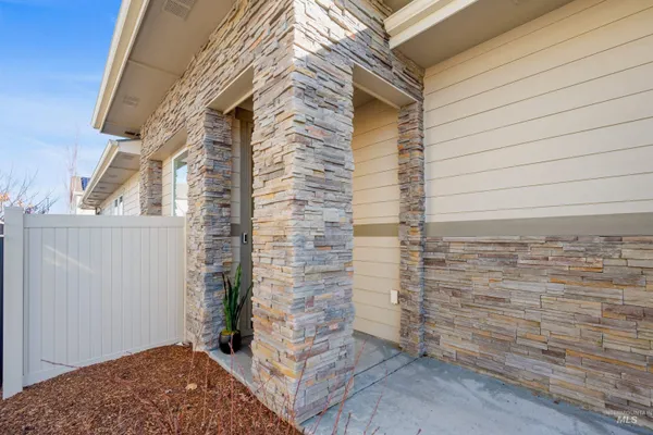 $549,000 | 212 East Arimo Street, Meridian, ID 83642