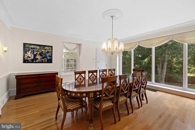 a view of entryway with a front door