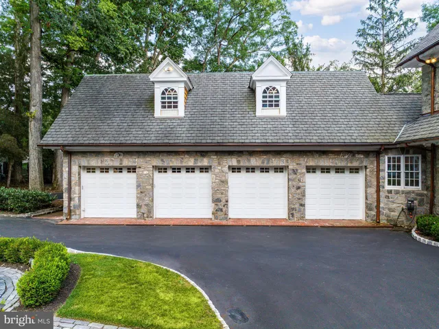 a picture of floor plan