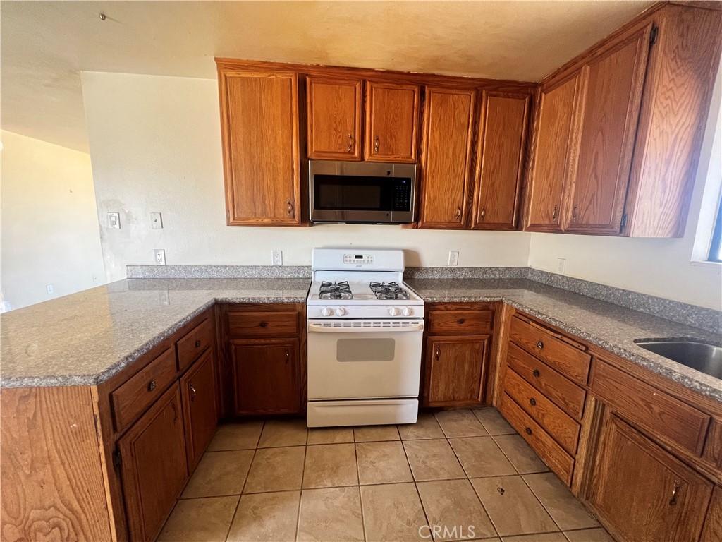 13632 Fran Street Edwards, CA 93523 - Photo 10 of 18