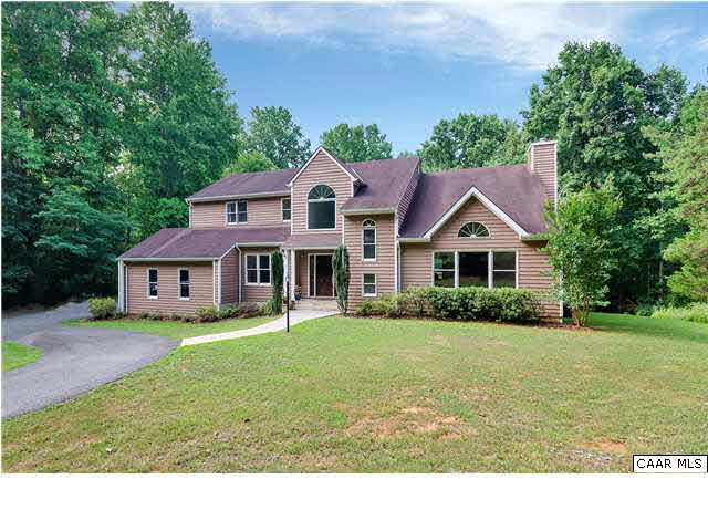 121 Vincennes Road Charlottesville, VA 22911 - Photo 2 of 42 a view of a yard in front of house