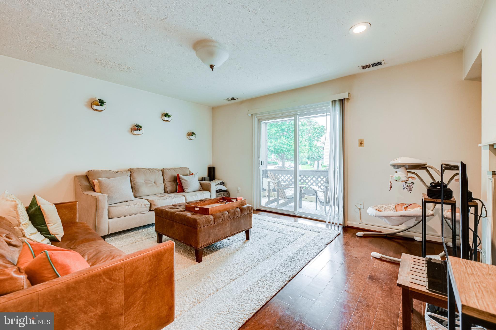 10130 Oakton Terrace Road, Unit 10130 Oakton, VA 22124 - Photo 12 of 33
