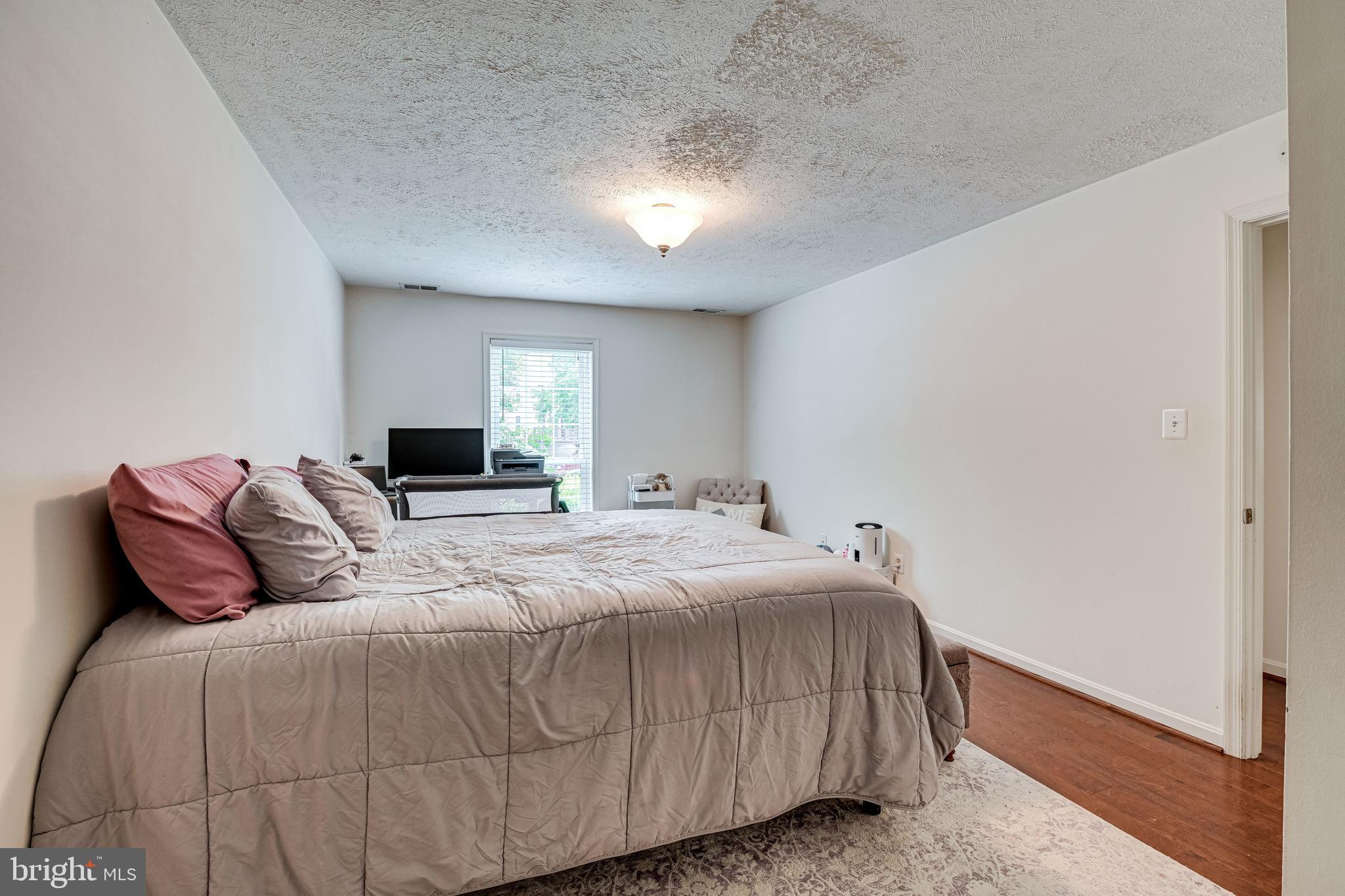 10130 Oakton Terrace Road, Unit 10130 Oakton, VA 22124 - Photo 16 of 33