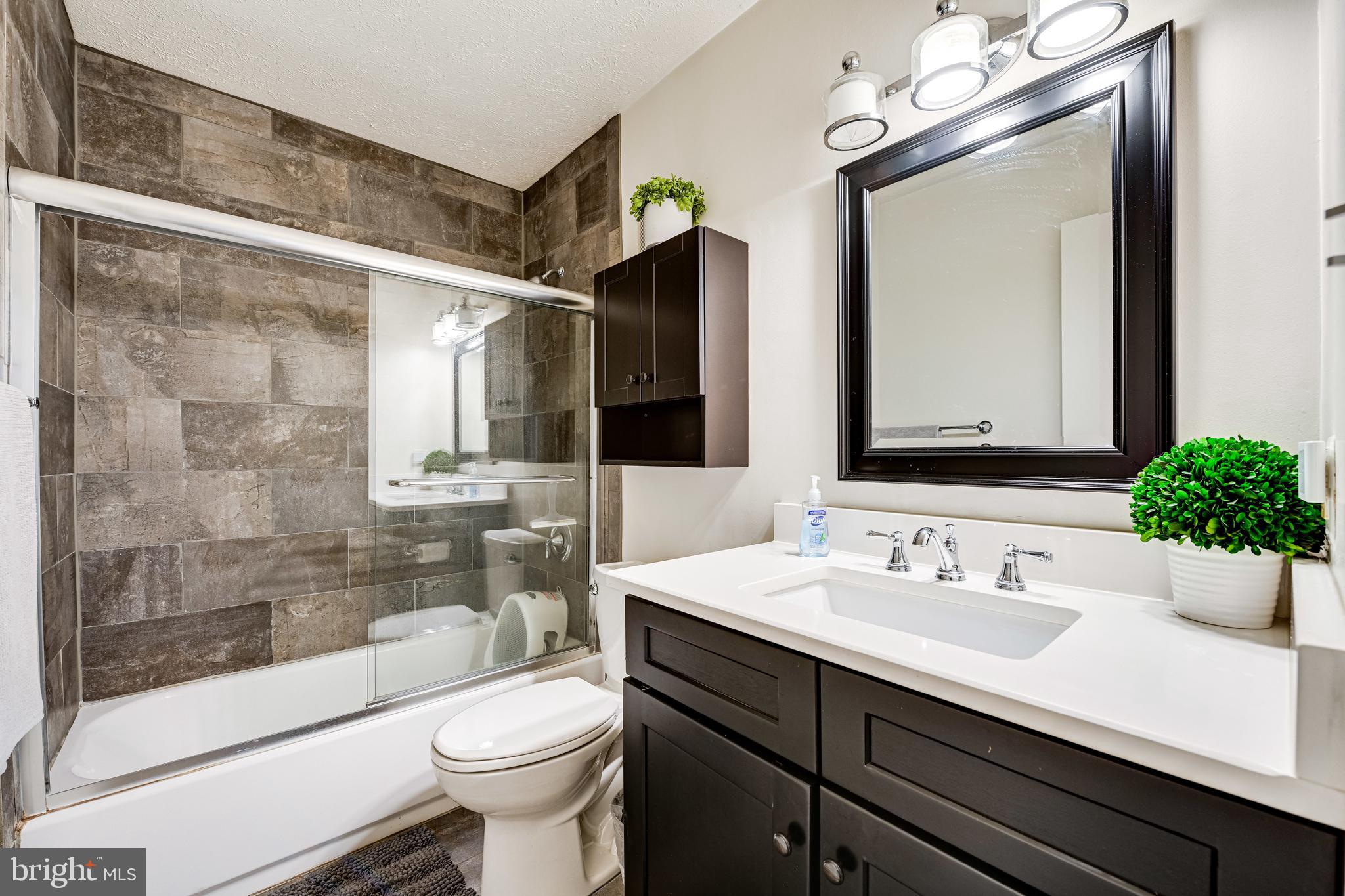10130 Oakton Terrace Road, Unit 10130 Oakton, VA 22124 - Photo 20 of 33